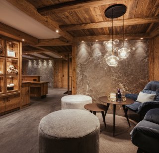home_interior_2023_luxury_chalets_plaza_alpenhotel_plaza_st._ulricht_suedtirol_c_alex_moling_2560px_96dpi008.jpg home_interior_2023_luxury_chalets_plaza_alpenhotel_plaza_st._ulricht_suedtirol_c_alex_moling_2560px_96dpi008.jpg
